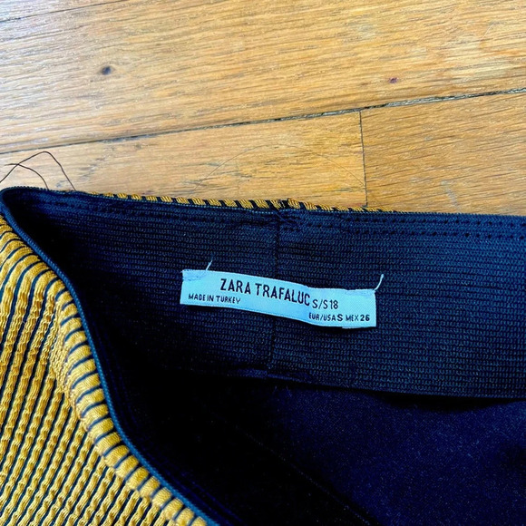 Zara Trafaluc Jaquard Blouse and Asymmetrical Skirt Set | Small - Picture 9 of 9